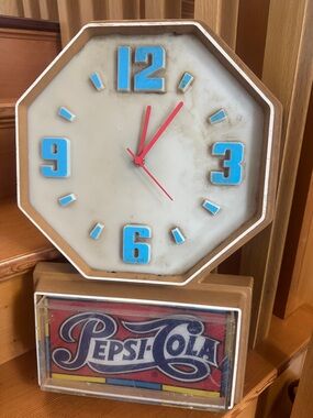 VTG 1980’s Pepsi-Cola Retro Wall Clock-repair/parts/diy-upcycle/decor/man cave